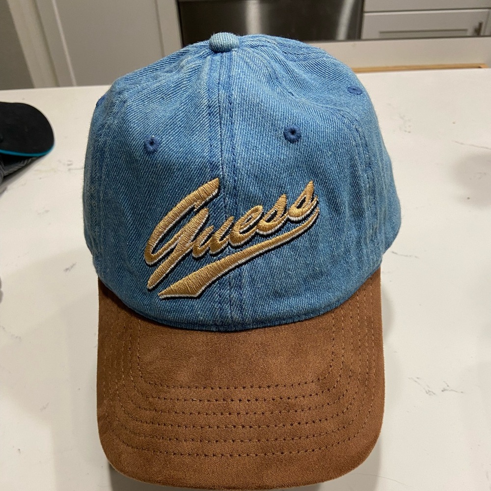 Guess adjustable hat